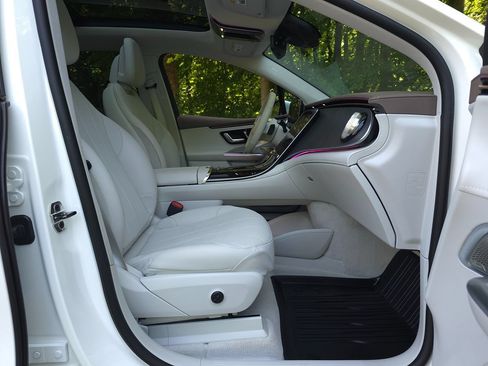 Used 2023 Mercedes-Benz EQE 350+ 4MATIC SUV image 21