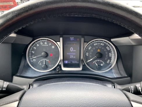 Used 2018 Toyota Tacoma SR5 image 26