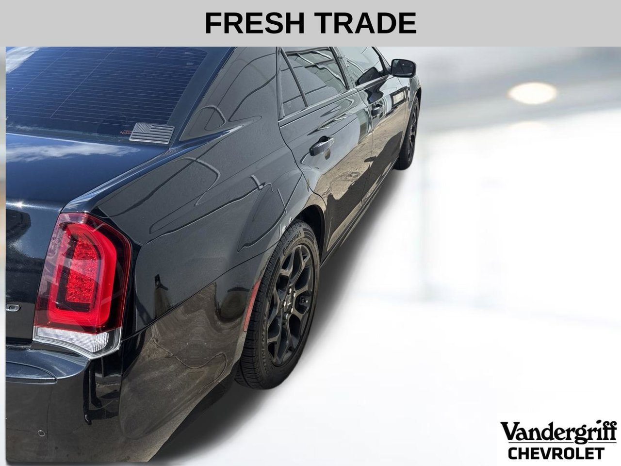 Used 2022 Chrysler 300 Touring L w/ Popular Equipment Group AWD/4WD image 4