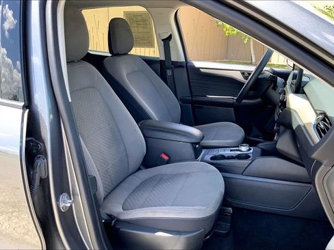 Used 2022 Ford Escape SE FWD image 7