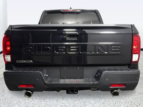 New 2026 Honda Ridgeline Black Edition image 4