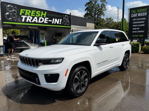 Certified 2025 Jeep Grand Cherokee Overland w/ Adv Protech Group III AWD/4WD image 1