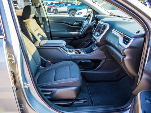 Used 2023 GMC Acadia SLE w/ Driver Convenience Package image 14