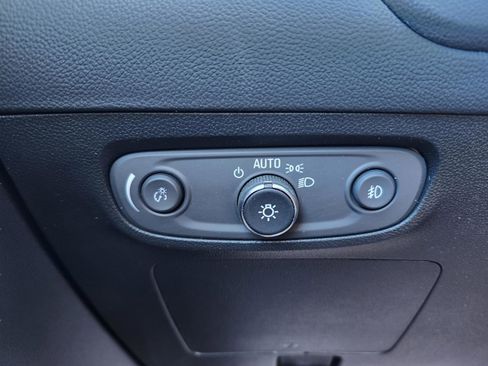 Used 2022 Buick Encore GX Essence w/ Experience Buick Package image 17