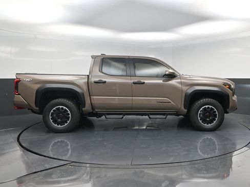 New 2026 Toyota Tacoma TRD Off-Road AWD/4WD image 4