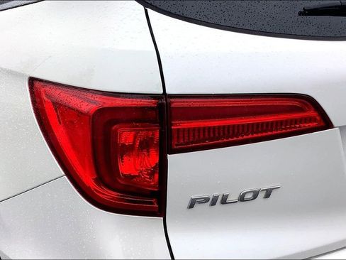 Used 2017 Honda Pilot Touring image 34