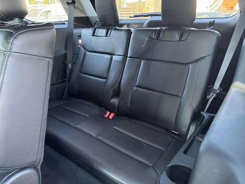 Used 2022 Ford Explorer XLT w/ Equipment Group 202A image 28