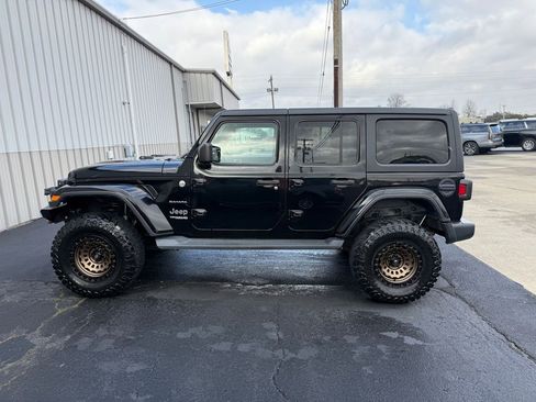 Used 2020 Jeep Wrangler Unlimited Sahara image 58