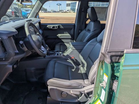 New 2025 Ford Bronco Badlands image 7