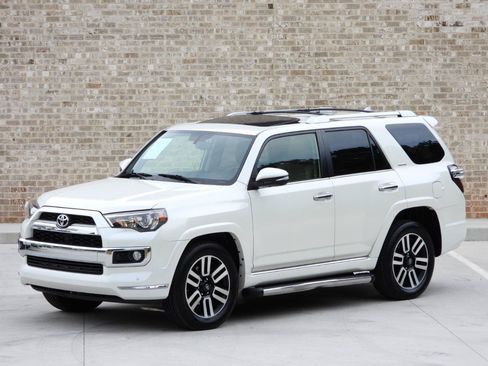 Used 2018 Toyota 4Runner Limited RWD image 25