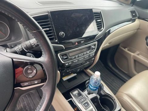 Used 2020 Honda Pilot Touring image 21
