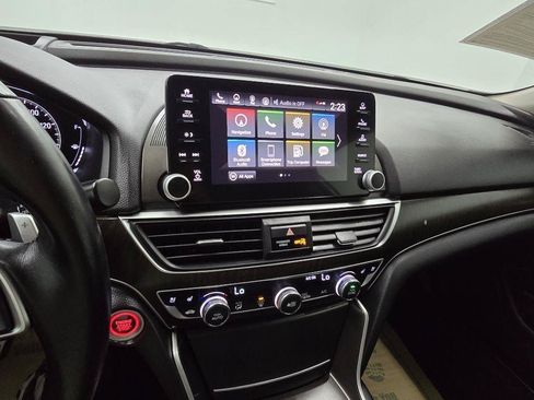 Used 2018 Honda Accord Touring image 31