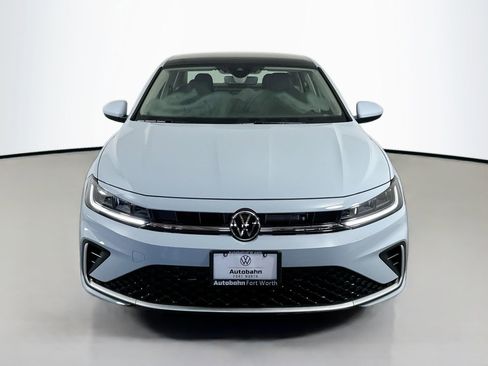 New 2025 Volkswagen Jetta SE image 2
