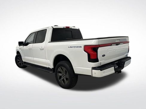 Used 2022 Ford F150 Lightning Lariat image 3
