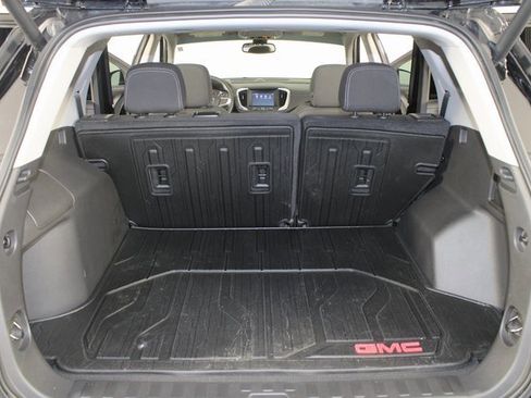 Used 2023 GMC Terrain SLE w/ Driver Convenience Package image 18