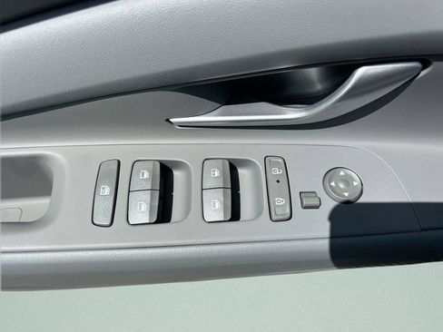 New 2026 Hyundai Elantra SE FWD image 22