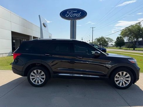 Used 2022 Ford Explorer Limited AWD/4WD image 6