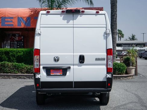 Used 2025 RAM ProMaster 2500 w/ Convenience Group FWD image 7