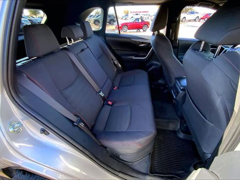 Used 2022 Toyota RAV4 SE w/ Weather & Moonroof Package image 20