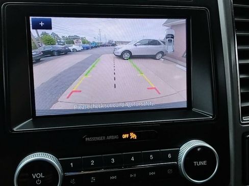 Used 2021 Ford Expedition Max XLT RWD image 22