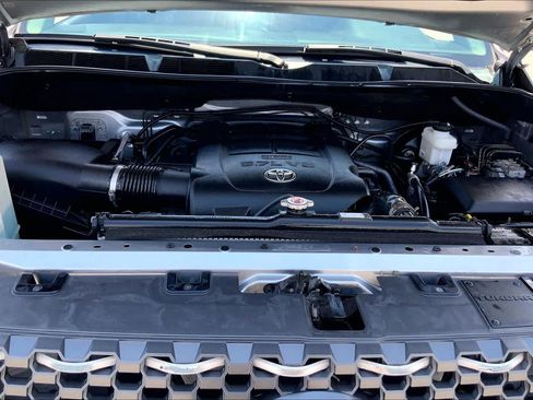 Used 2019 Toyota Tundra SR5 w/ SR5 Upgrade Package AWD/4WD image 31