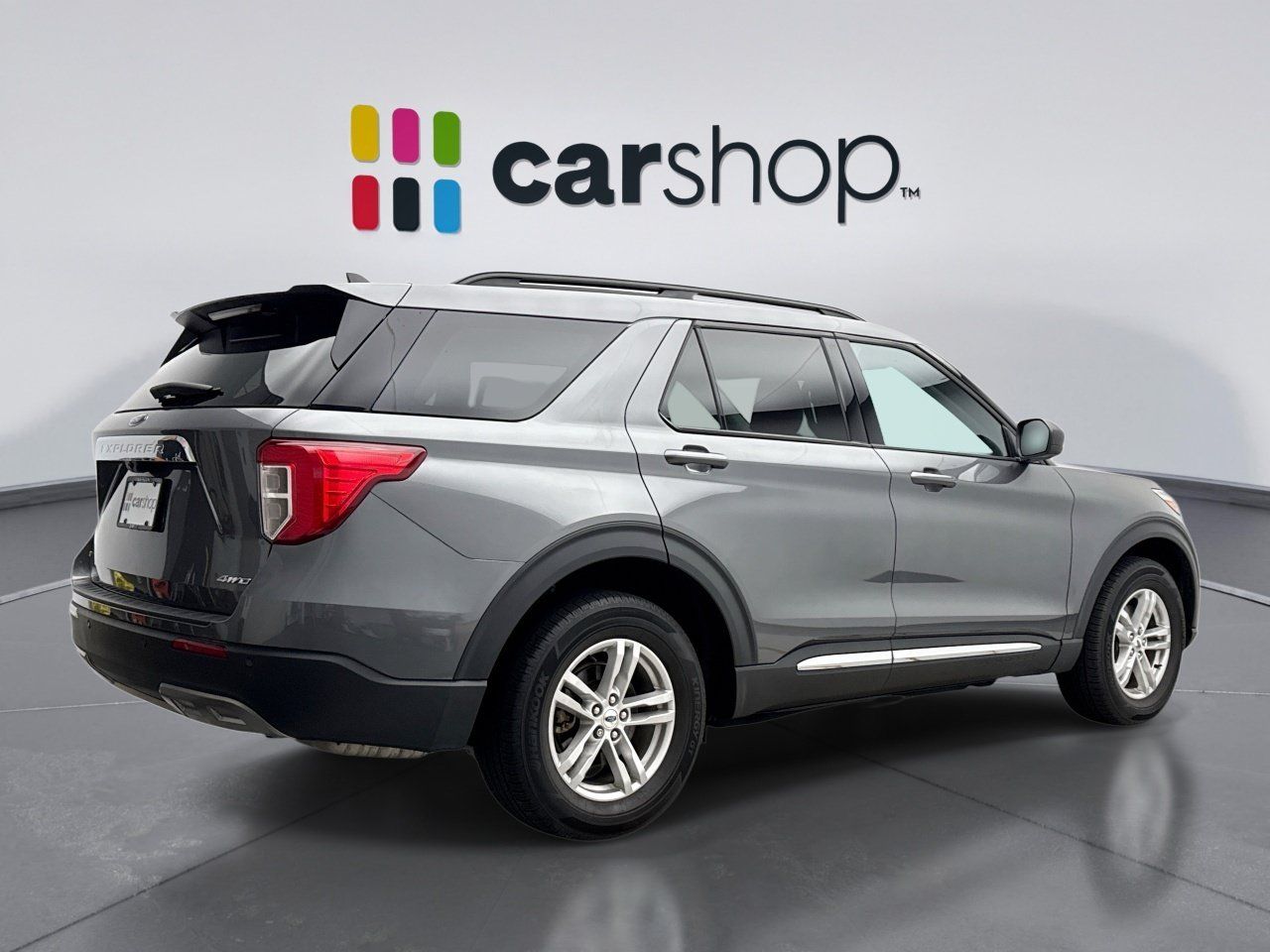 Used 2023 Ford Explorer XLT w/ Equipment Group 202A AWD/4WD image 5