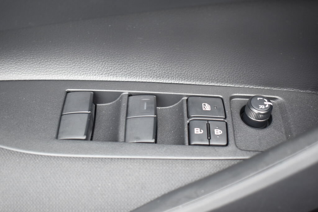 Used 2026 Toyota Corolla SE FWD image 16