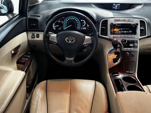 Used 2010 Toyota Venza FWD image 11