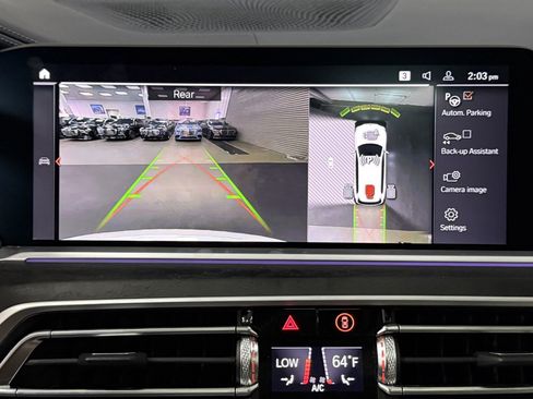 Used 2021 BMW X7 M50i w/ Dynamic Handling Package image 37