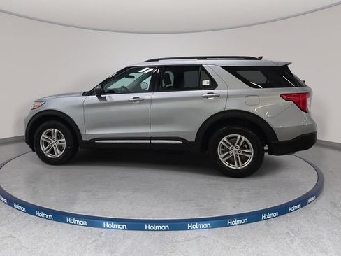 Used 2023 Ford Explorer XLT AWD/4WD image 9