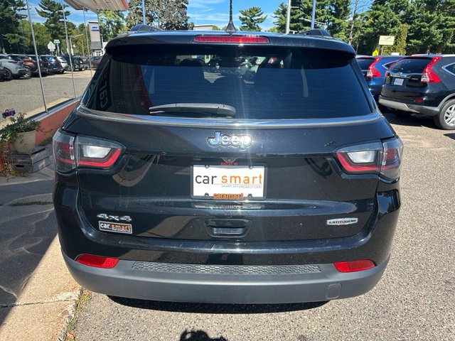Used 2022 Jeep Compass Latitude w/ Sun and Sound Group AWD/4WD image 6