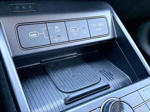 Used 2024 Hyundai Kona Limited image 31