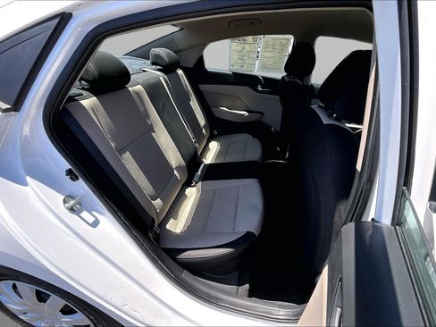 Used 2022 Hyundai Accent SE w/ Cargo Package FWD image 26