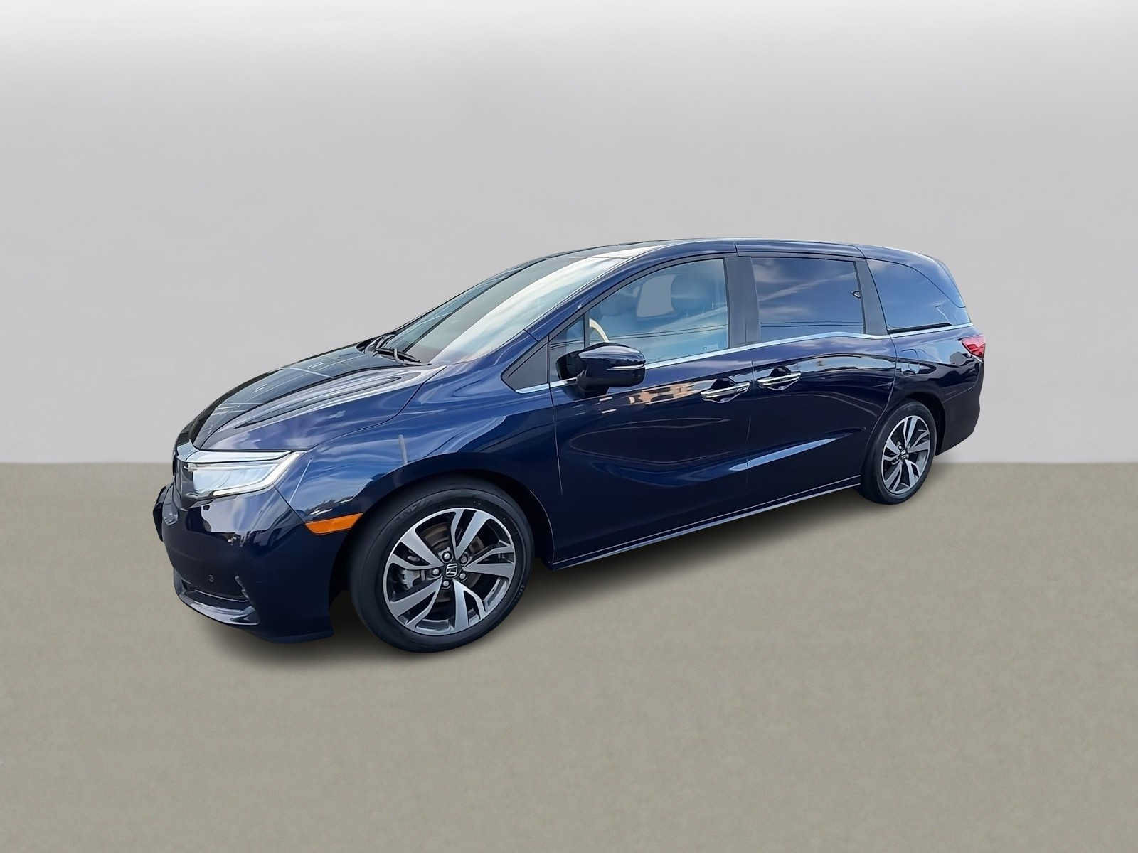 Used 2023 Honda Odyssey Touring image 4