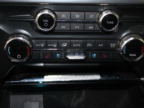 Used 2021 Ford F150 Lariat image 33