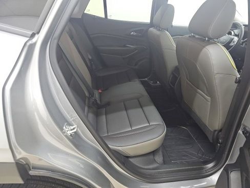 Used 2025 Chevrolet Trax ACTIV w/ Sunroof Package image 19