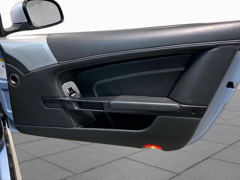 Used 2013 Aston Martin DB9 Volante RWD image 22