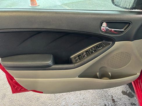Used 2014 Kia Forte EX image 12