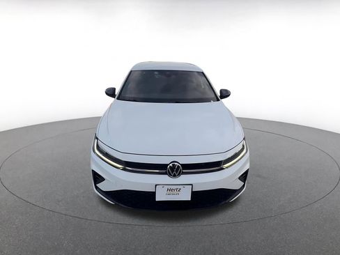 Used 2025 Volkswagen Jetta Sport image 4