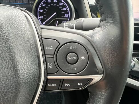 Used 2021 Toyota Camry XLE FWD image 26