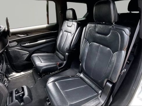 Used 2023 Jeep Grand Cherokee L Overland w/ Rear Seat Video Group I AWD/4WD image 16