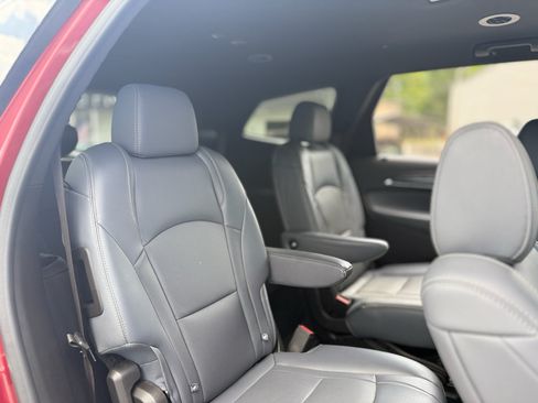 Used 2024 Buick Enclave Premium AWD/4WD image 28