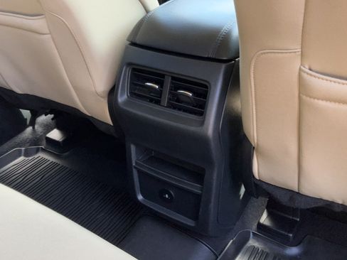 Used 2024 Ford Edge SE w/ Cargo Accessory Package AWD/4WD image 22