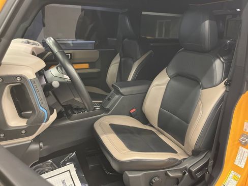 Used 2022 Ford Bronco Wildtrak image 11