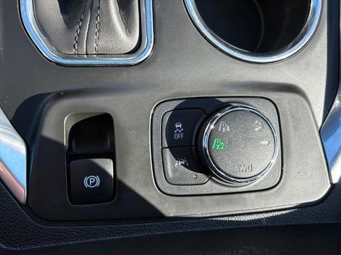 Certified 2021 Chevrolet Traverse RS image 17