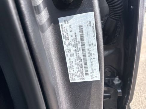 Used 2025 Ford F250 Platinum w/ Tremor Off-Road Package image 22