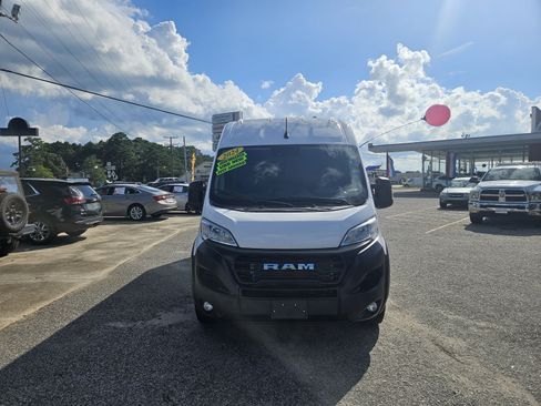 Used 2024 RAM ProMaster 2500 w/ Convenience Group FWD image 2