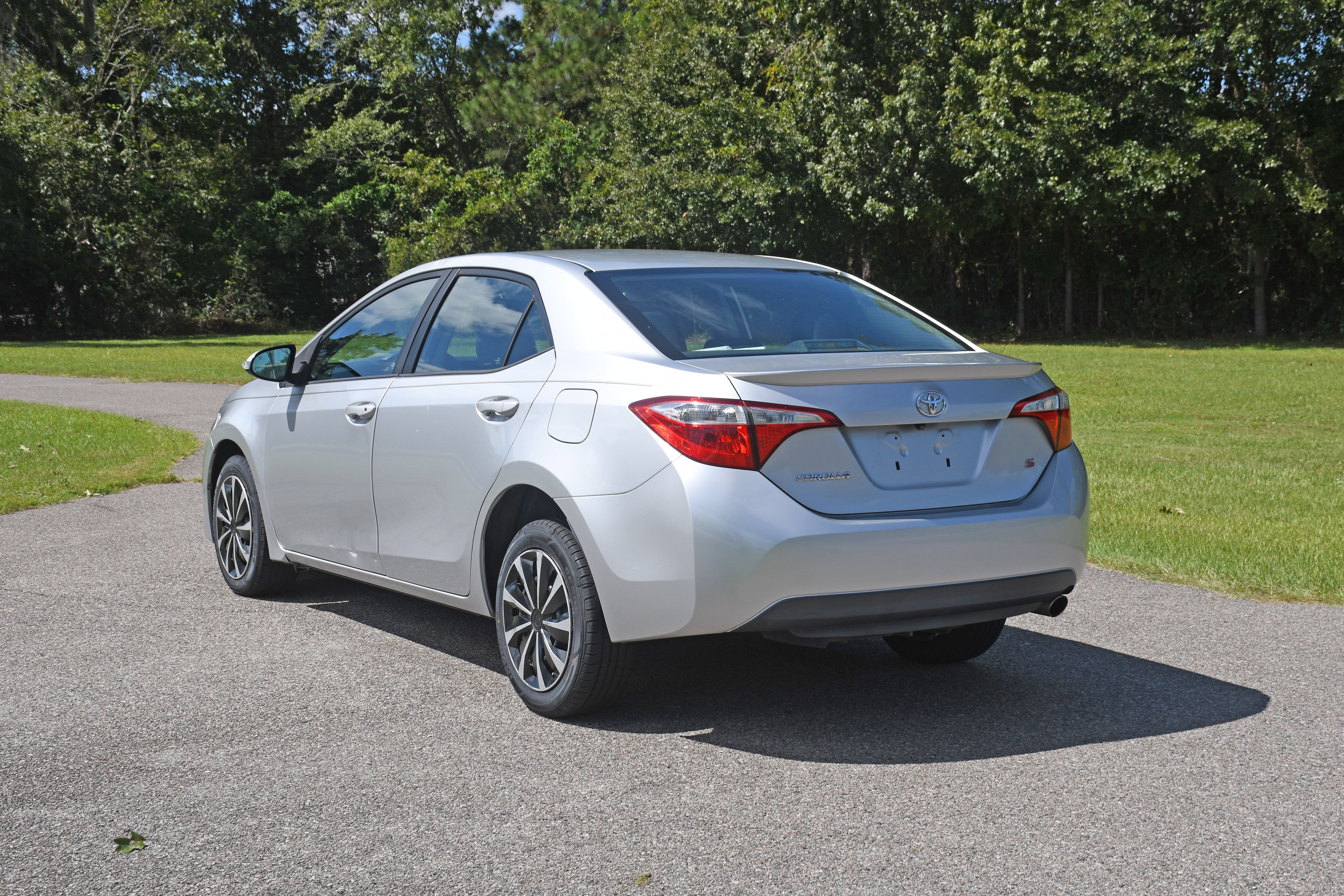 Used 2016 Toyota Corolla S FWD image 3