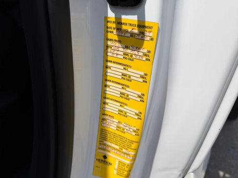 Used 2024 Ford F550 4x4 Regular Cab Super Duty image 19