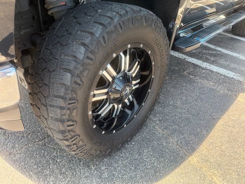 Used 2022 Chevrolet Silverado 1500 LT RWD image 9